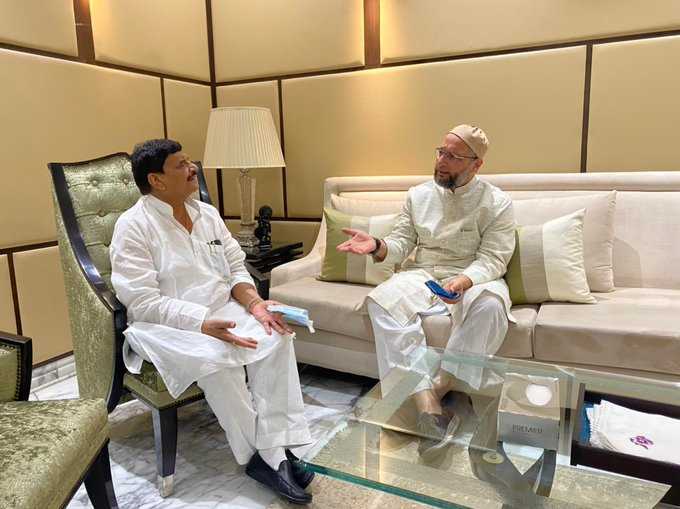 अखिलेश यादव को शिवपाल ने फिर दिया झटका- शिवपाल यादव से मिले असदुद्दीन ओवैसी